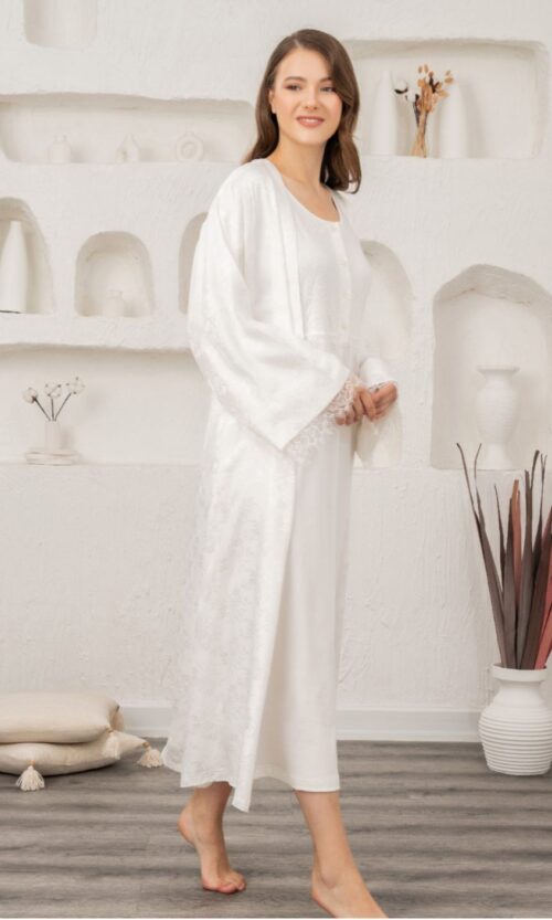 Pyjama Longue Tres Chic + Pegnoir avec Dentelle Deluxe