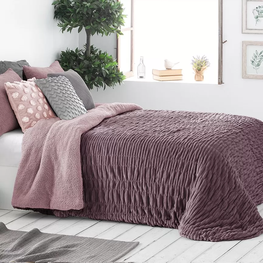 edredon-comforter-corrugado-nude-borgona-nude.webp