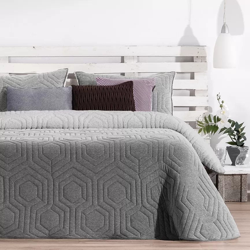 edredon-quilt-panal-gris.webp